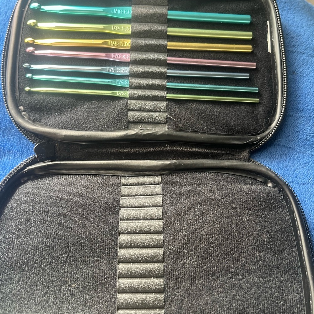Multicolor Crochet Hook Set with Case